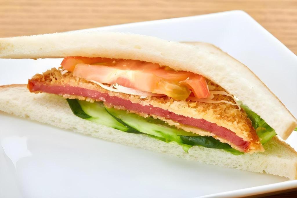 Roco Inn Matsuyama Наха Екстериор снимка