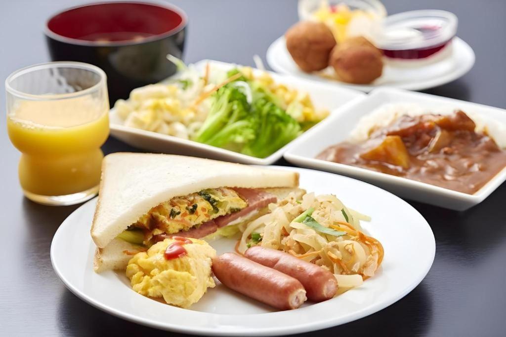 Roco Inn Matsuyama Наха Екстериор снимка