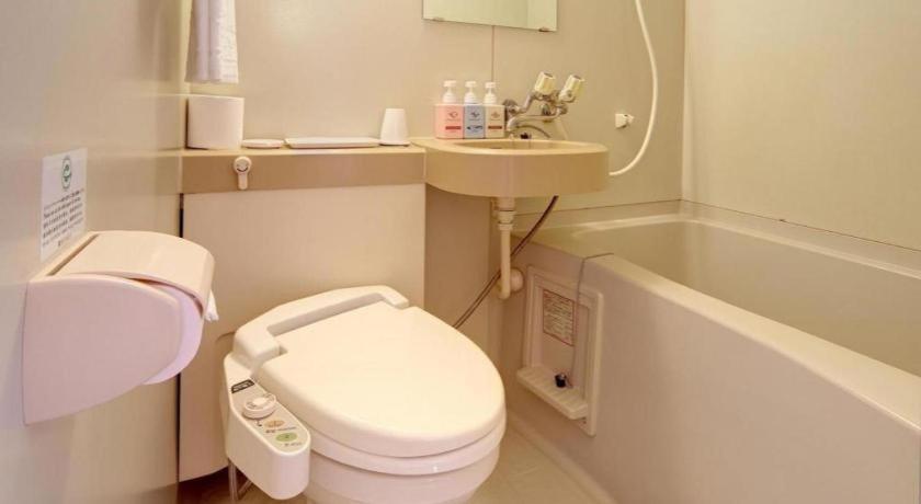 Roco Inn Matsuyama Наха Екстериор снимка