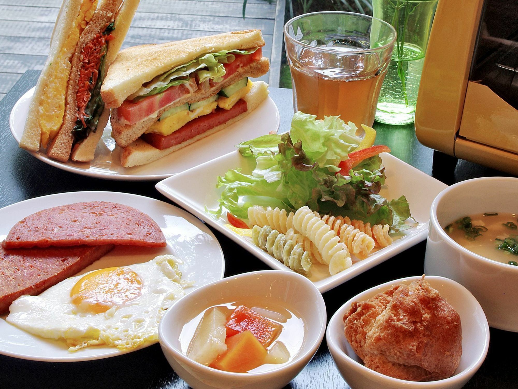 Roco Inn Matsuyama Наха Екстериор снимка